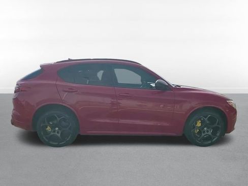 Used 2022 Alfa Romeo Stelvio Veloce image 4