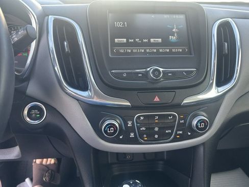 Used 2018 Chevrolet Equinox LT FWD image 20