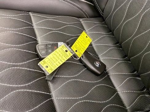 Certified 2023 Buick Envision Avenir image 14