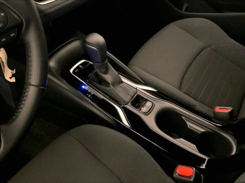 Used 2022 Toyota Corolla SE FWD image 22