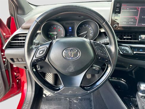 Used 2019 Toyota C-HR Limited FWD image 11
