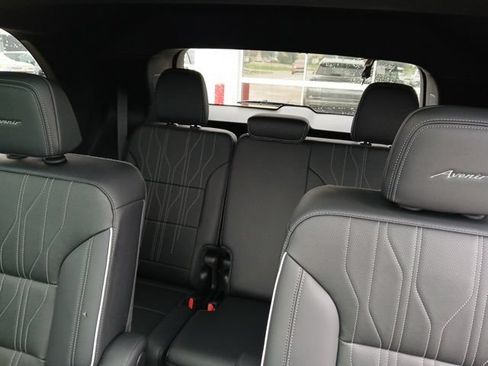 Certified 2026 Buick Enclave Avenir w/ Super Cruise Package AWD/4WD image 27