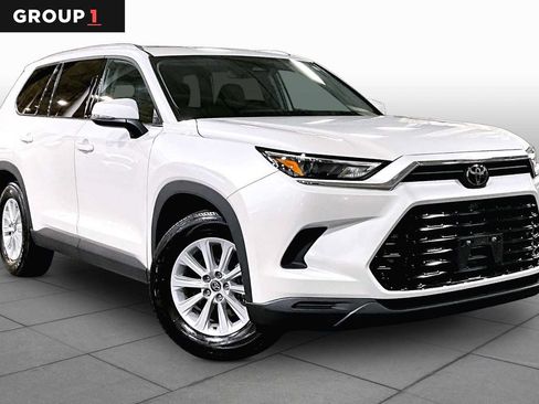 Certified 2025 Toyota Grand Highlander AWD image 3