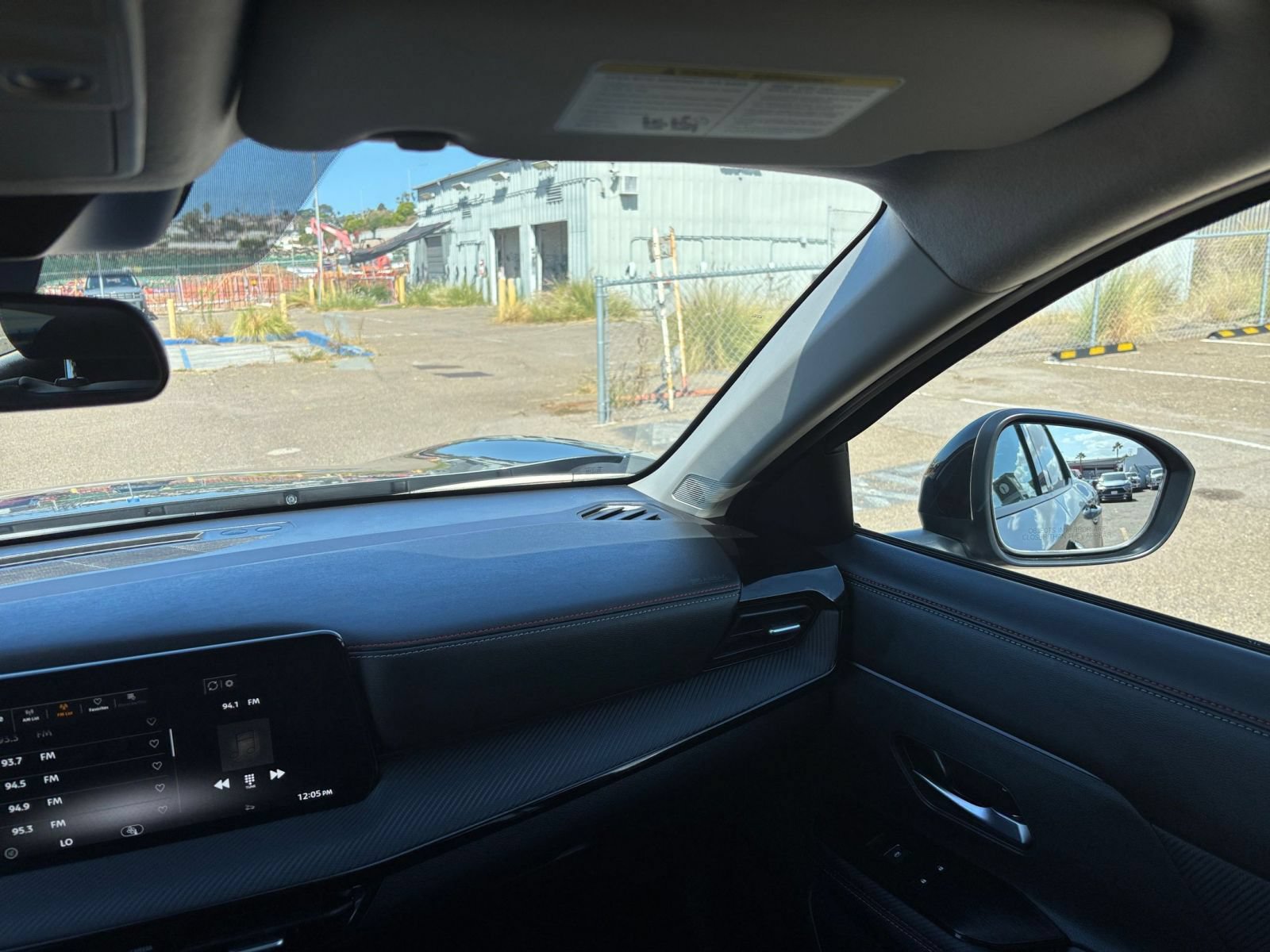 Used 2026 Nissan Kicks SR AWD/4WD image 33