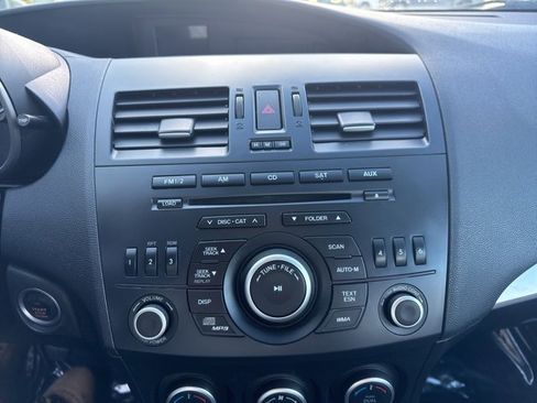 Used 2013 MAZDA MAZDA3 i Touring image 13
