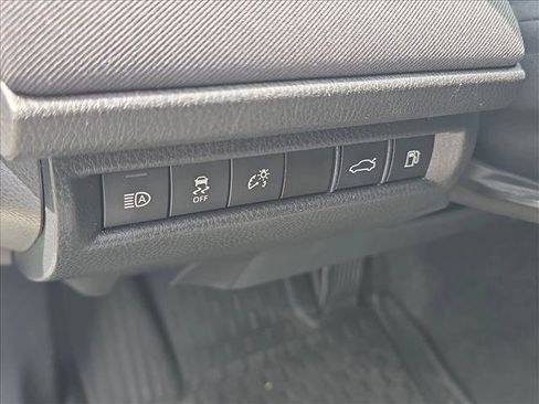 Used 2025 Toyota Camry LE FWD image 9