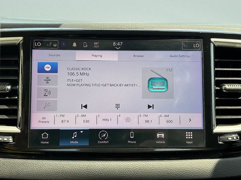 Used 2024 Chrysler Pacifica Touring-L FWD image 23