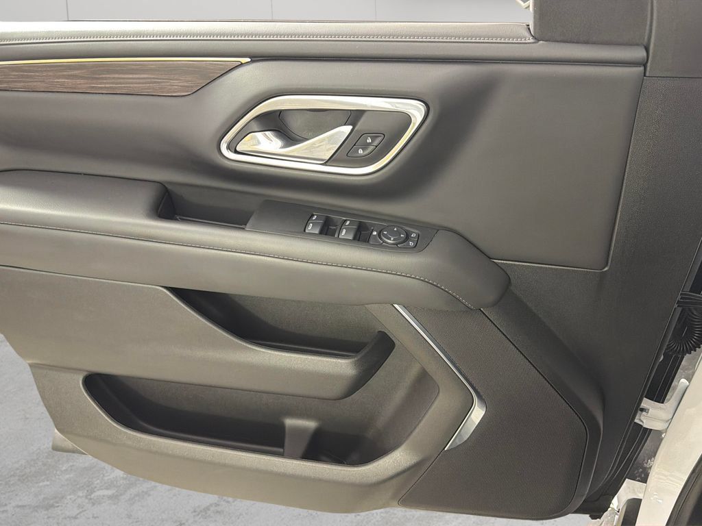 Used 2024 Chevrolet Tahoe LS RWD image 25