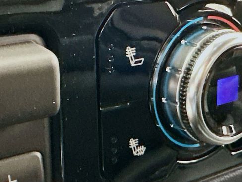 New 2026 GMC Sierra 1500 SLT image 24