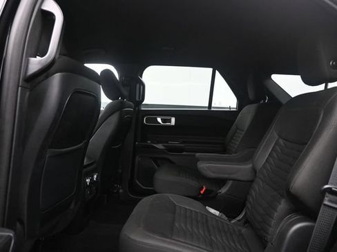 Used 2020 Ford Explorer XLT w/ Comfort Package AWD/4WD image 11