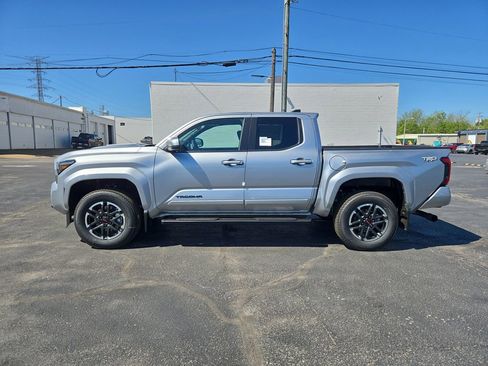 New 2026 Toyota Tacoma TRD Sport AWD/4WD image 2