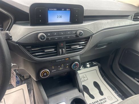 Used 2020 Ford Escape S image 23