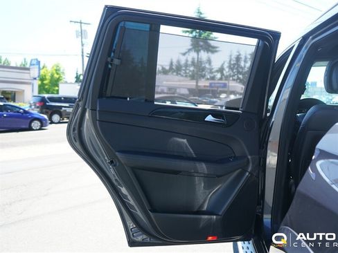 Used 2017 Mercedes-Benz GLS 450 4MATIC image 29
