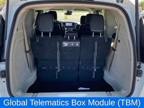 Used 2021 Chrysler Pacifica Touring-L image 22