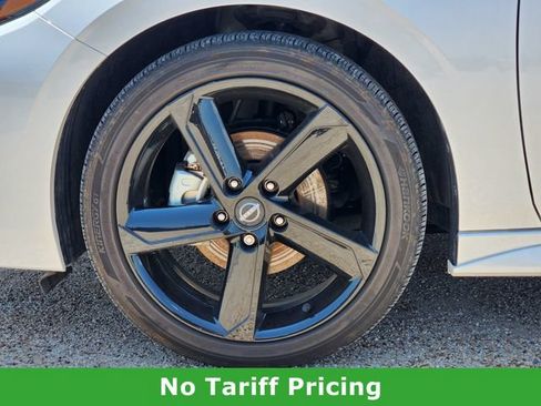 Certified 2025 Nissan Sentra SR w/ SR Premium Package FWD image 8