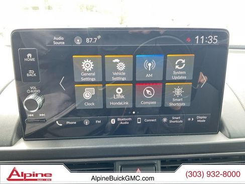 Used 2025 Honda Pilot TrailSport image 17