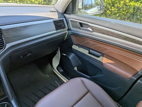Used 2023 Volkswagen Atlas SE w/ Black Wheel Package FWD image 22