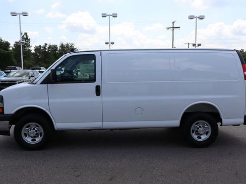 New 2025 Chevrolet Express 2500 w/ Driver Convenience Package image 21