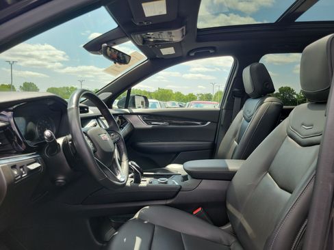 Used 2022 Cadillac XT6 Premium Luxury w/ Technology Package AWD/4WD image 15
