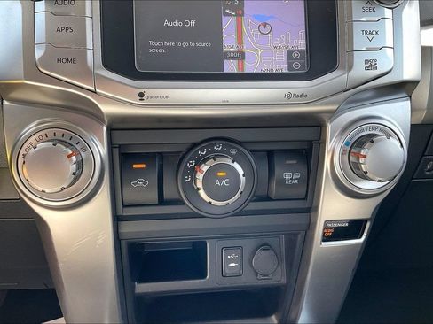 Used 2015 Toyota 4Runner SR5 AWD/4WD image 17