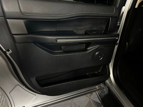 Used 2024 Ford Expedition Max XLT image 27