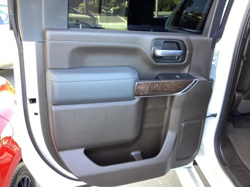 Used 2020 GMC Sierra 2500 Denali w/ Denali Ultimate Package AWD/4WD image 11
