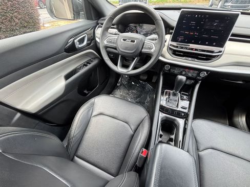 Used 2025 Jeep Compass Limited AWD/4WD image 34