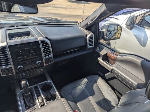 Used 2015 Ford F150 Platinum w/ Equipment Group 701A Luxury AWD/4WD image 28
