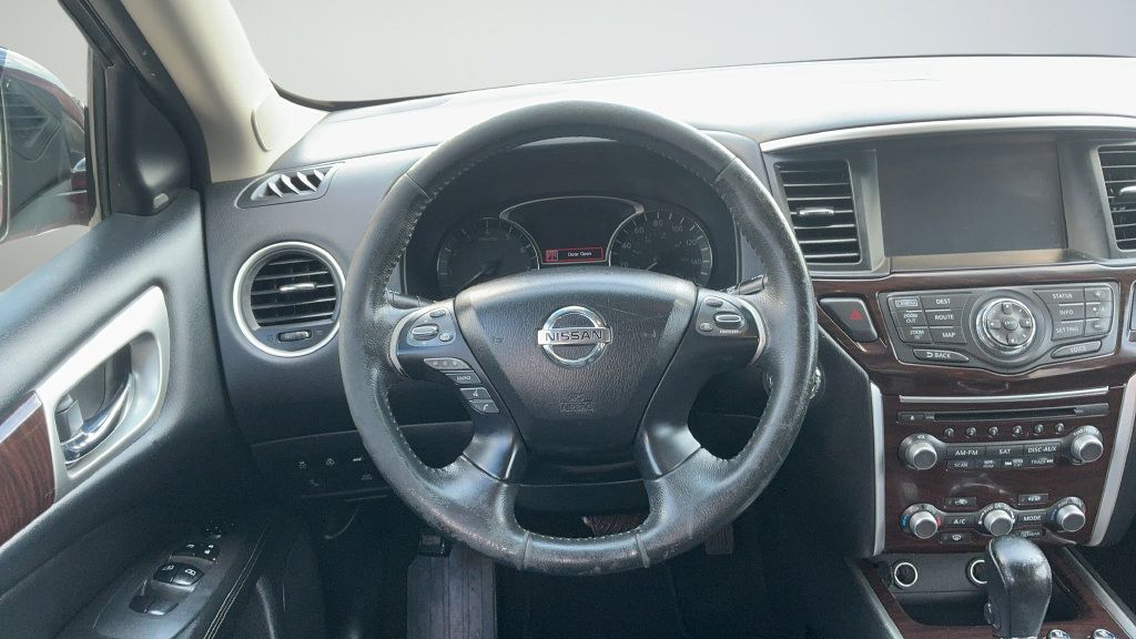 Used 2015 Nissan Pathfinder Platinum FWD image 9
