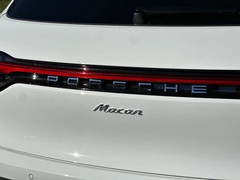 Certified 2025 Porsche Macan image 31