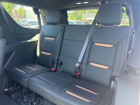 Used 2023 GMC Yukon AT4 AWD/4WD image 12