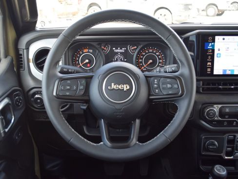 Used 2025 Jeep Wrangler Unlimited Sport AWD/4WD image 8