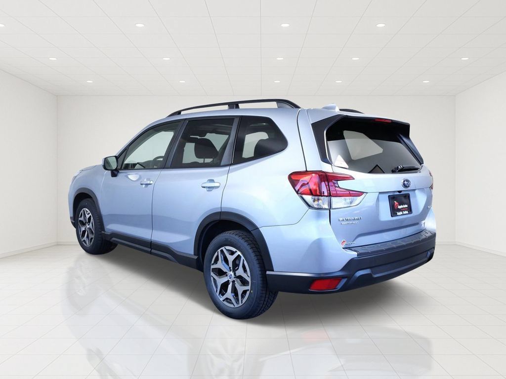 Used 2020 Subaru Forester Premium AWD/4WD image 4