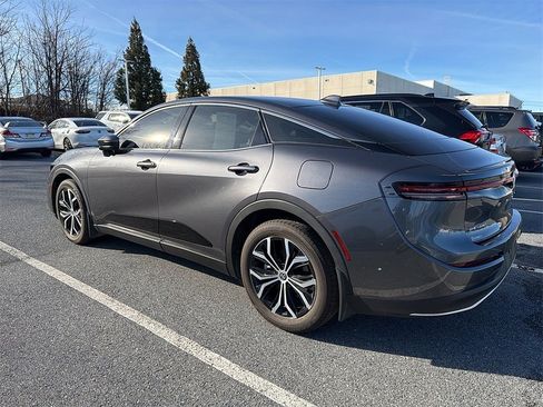 Used 2024 Toyota Crown XLE image 2