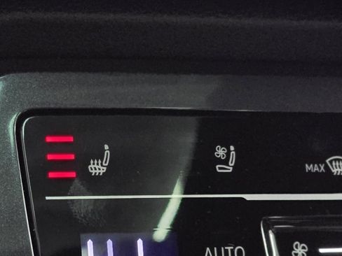 Used 2022 Volkswagen Tiguan SEL R-Line image 8