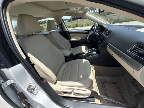 Used 2015 Volkswagen Jetta SE FWD image 16