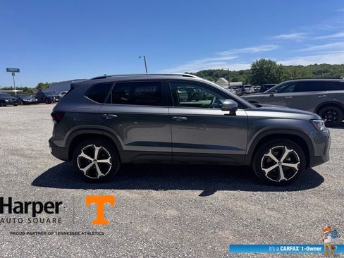 Used 2025 Volkswagen Taos SEL AWD/4WD image 6