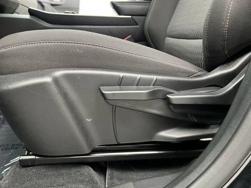 Used 2026 Chevrolet Equinox LT FWD image 13
