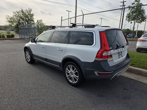 Used 2016 Volvo XC70 T5 Premier w/ Proximity Package FWD image 6