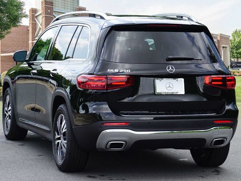 Used 2025 Mercedes-Benz GLB 250 image 7