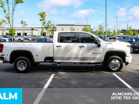 Used 2022 Chevrolet Silverado 3500 High Country image 9