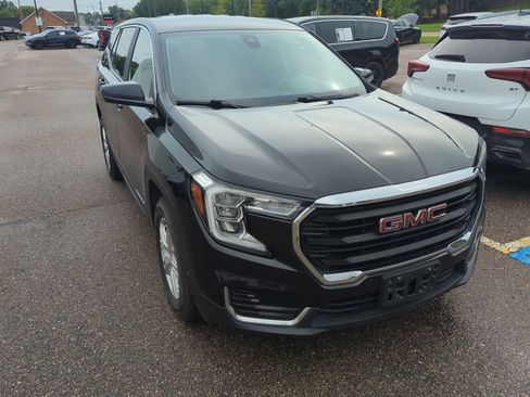Used 2024 GMC Terrain SLE FWD image 3