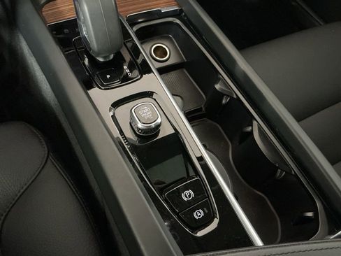 Used 2024 Volvo V60 B5 Cross Country Plus image 15