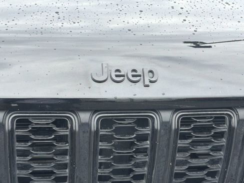 Used 2023 Jeep Grand Cherokee L Laredo AWD/4WD image 40