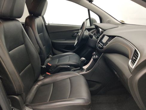 Used 2021 Chevrolet Trax LT w/ Redline Edition FWD image 21
