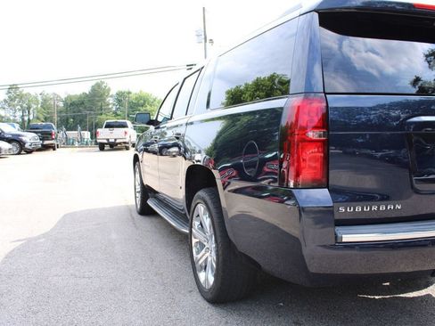 Used 2017 Chevrolet Suburban Premier AWD/4WD image 38