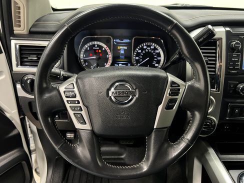 Used 2017 Nissan Titan PRO-4X AWD/4WD image 21
