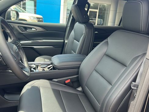New 2026 Chevrolet Traverse LT w/ Midnight/Sport Edition AWD/4WD image 12