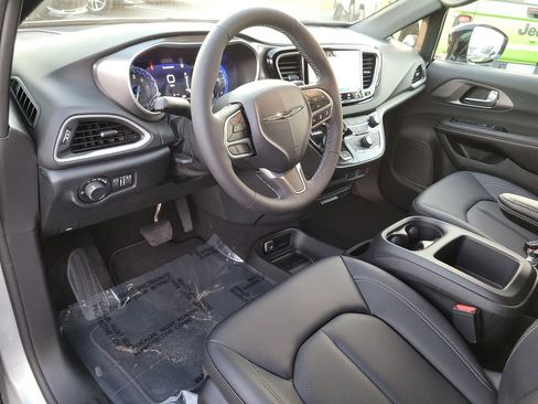 New 2026 Chrysler Voyager LX image 16