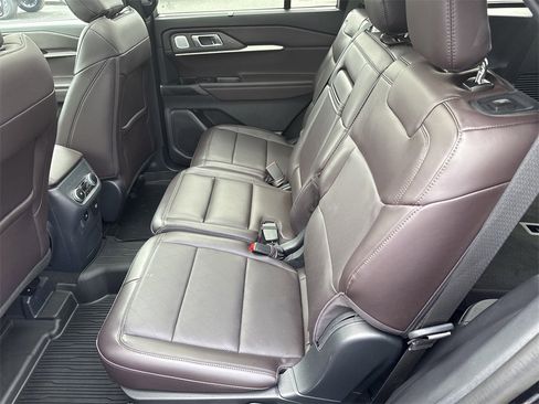 Used 2025 Ford Explorer Platinum image 20